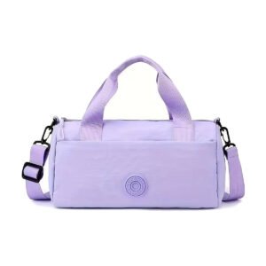 Bolso deportivo compacto con correa ajustable y bolsillo frontal