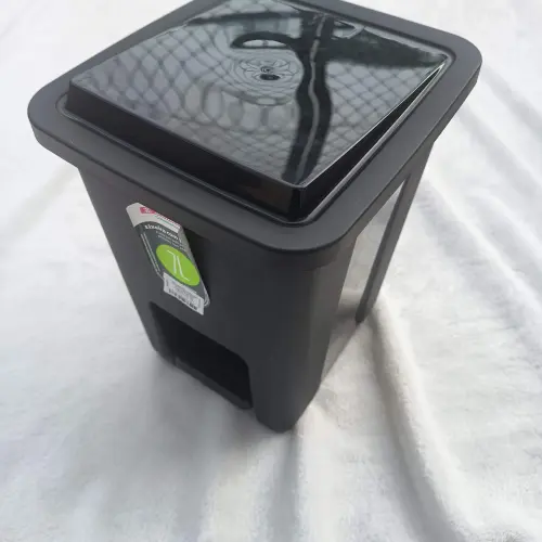 Cesto de pedal negro (7 litros)